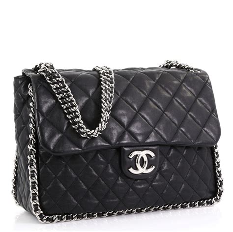 chanel quilted chain bag.